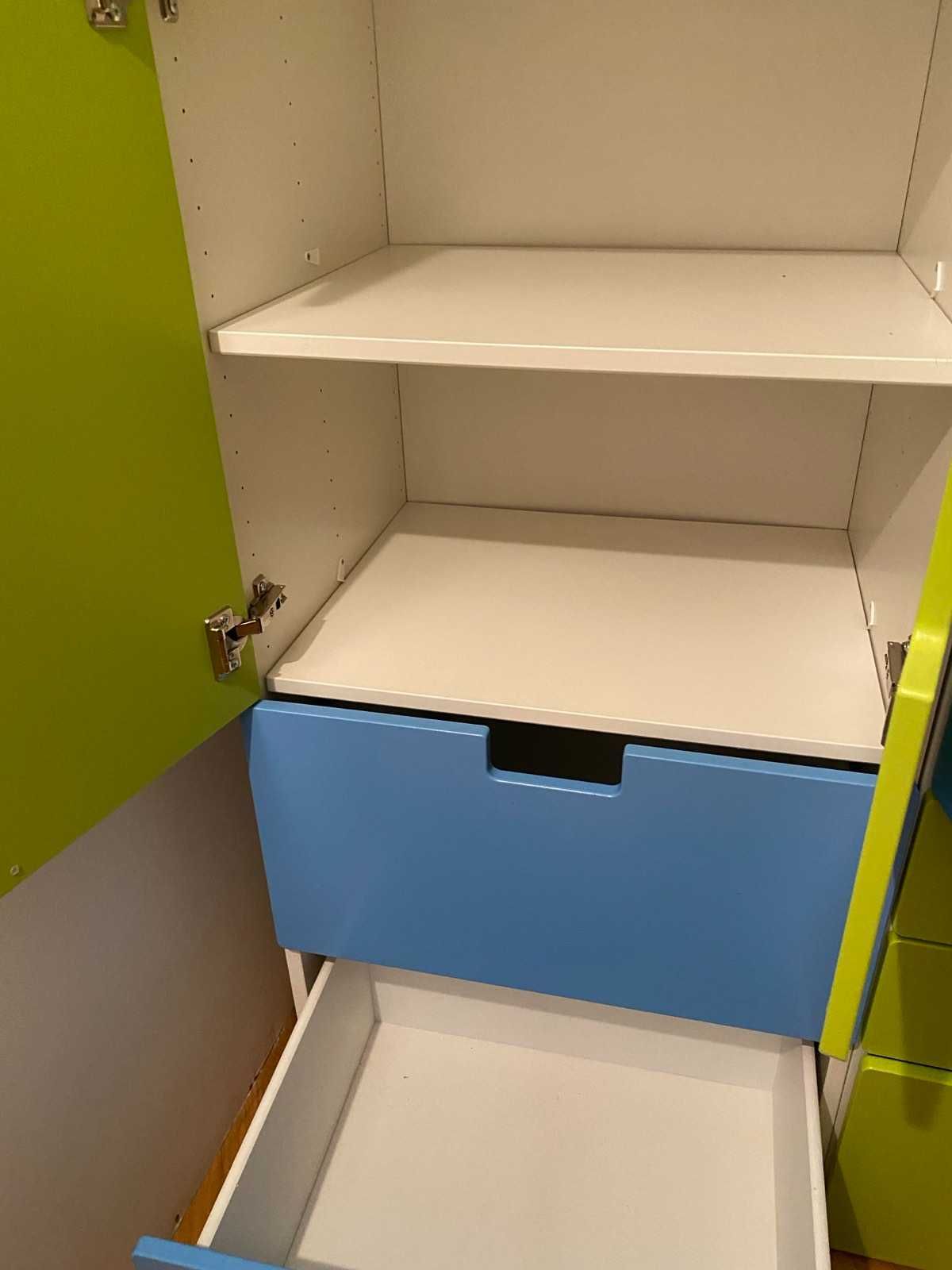 Meble dziecięce IKEA SMÅSTAD – 2 szafy z szufladami i 1 szafka wisząca
