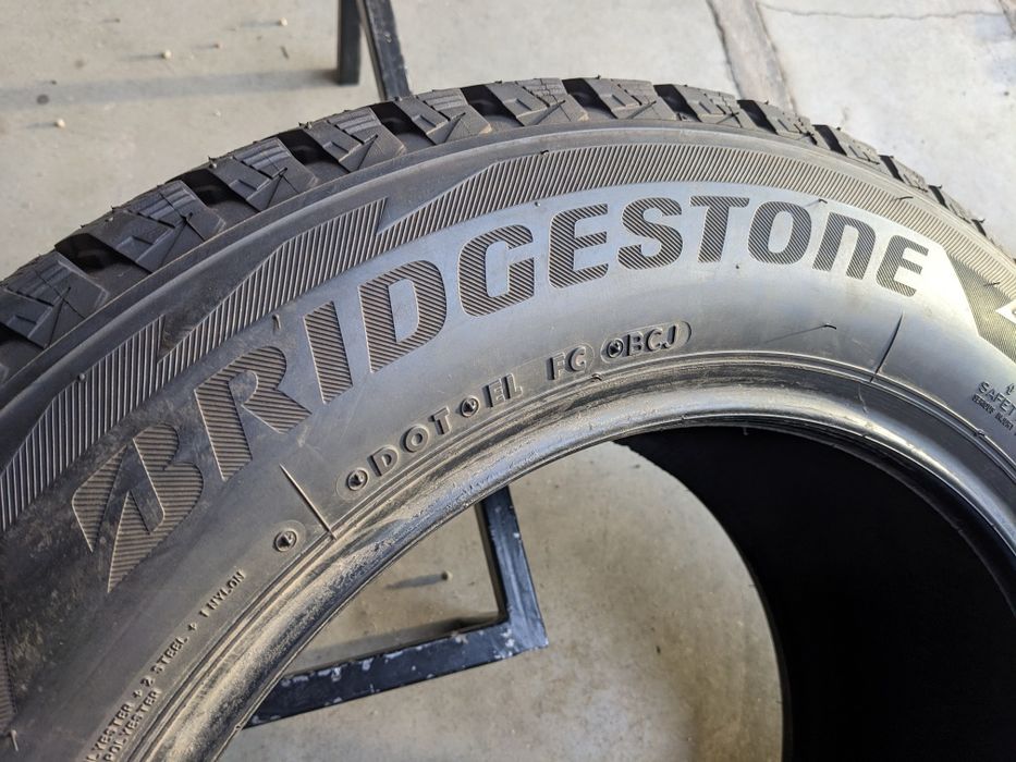 Зимова 225/60R17	Bridgestone Blizzak DM-V2 (99S) шина в новому стані