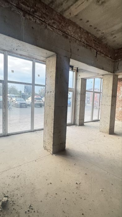 Оренда фасадного комерційного приміщення  ЖК Перший Квартал»