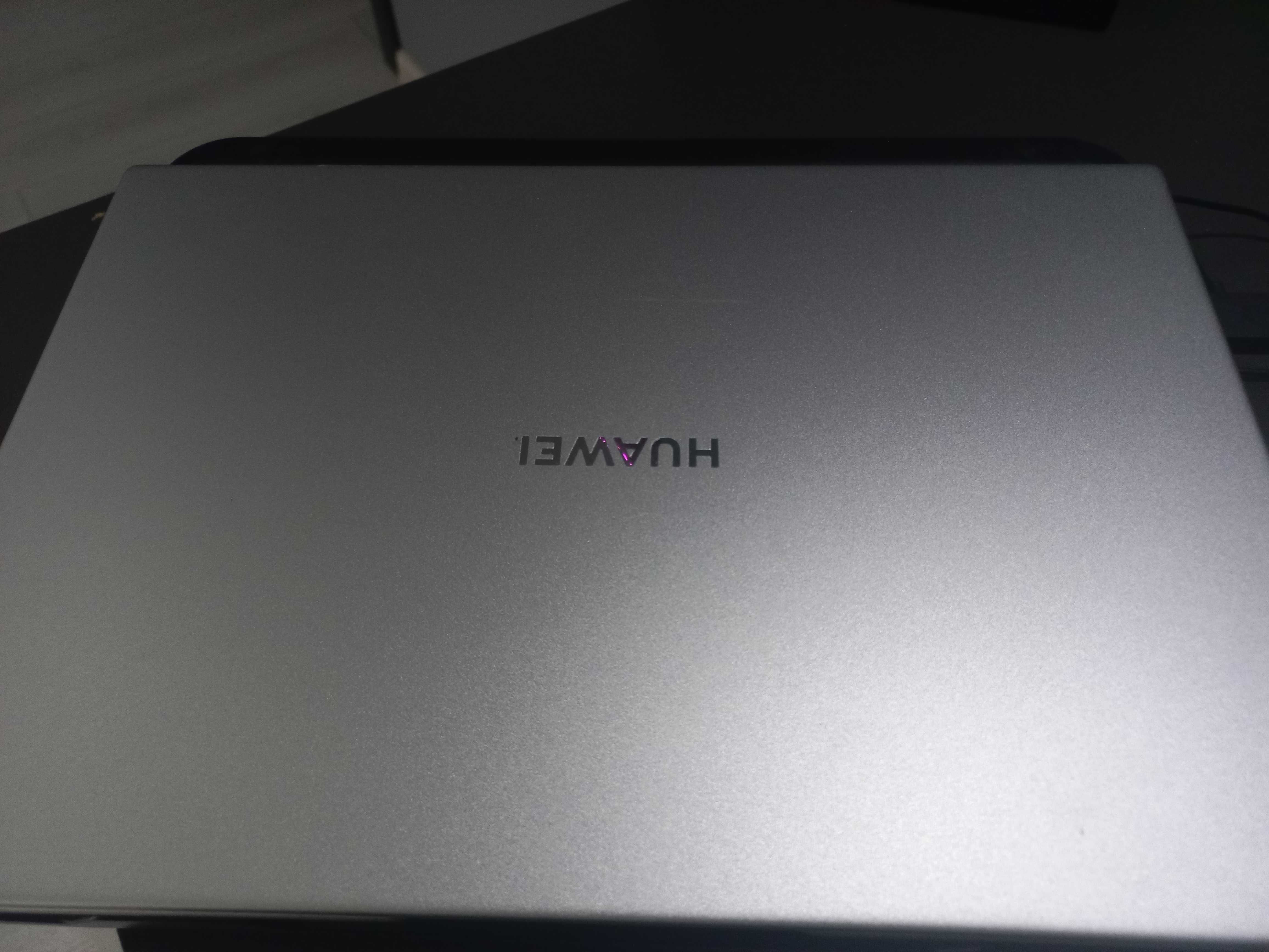 Huawei matebook D14