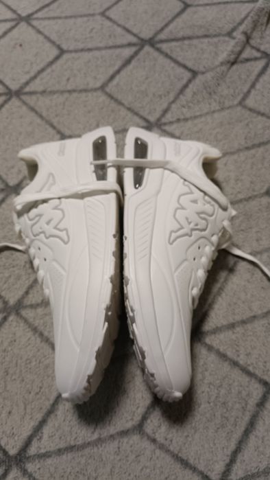 Продам кросовки состояние новое , покупались в Польше