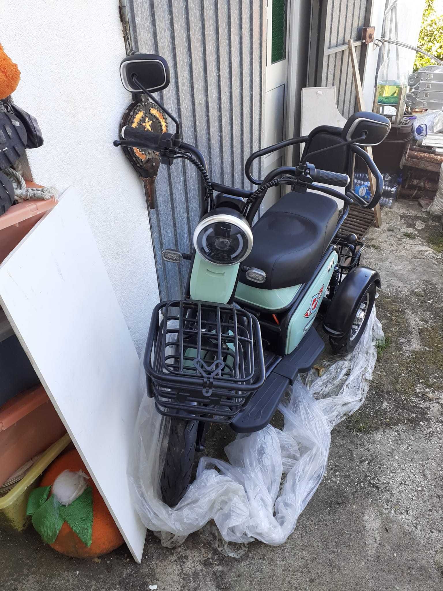 Triciclo Elétrico Lítio Novo Sem Carta