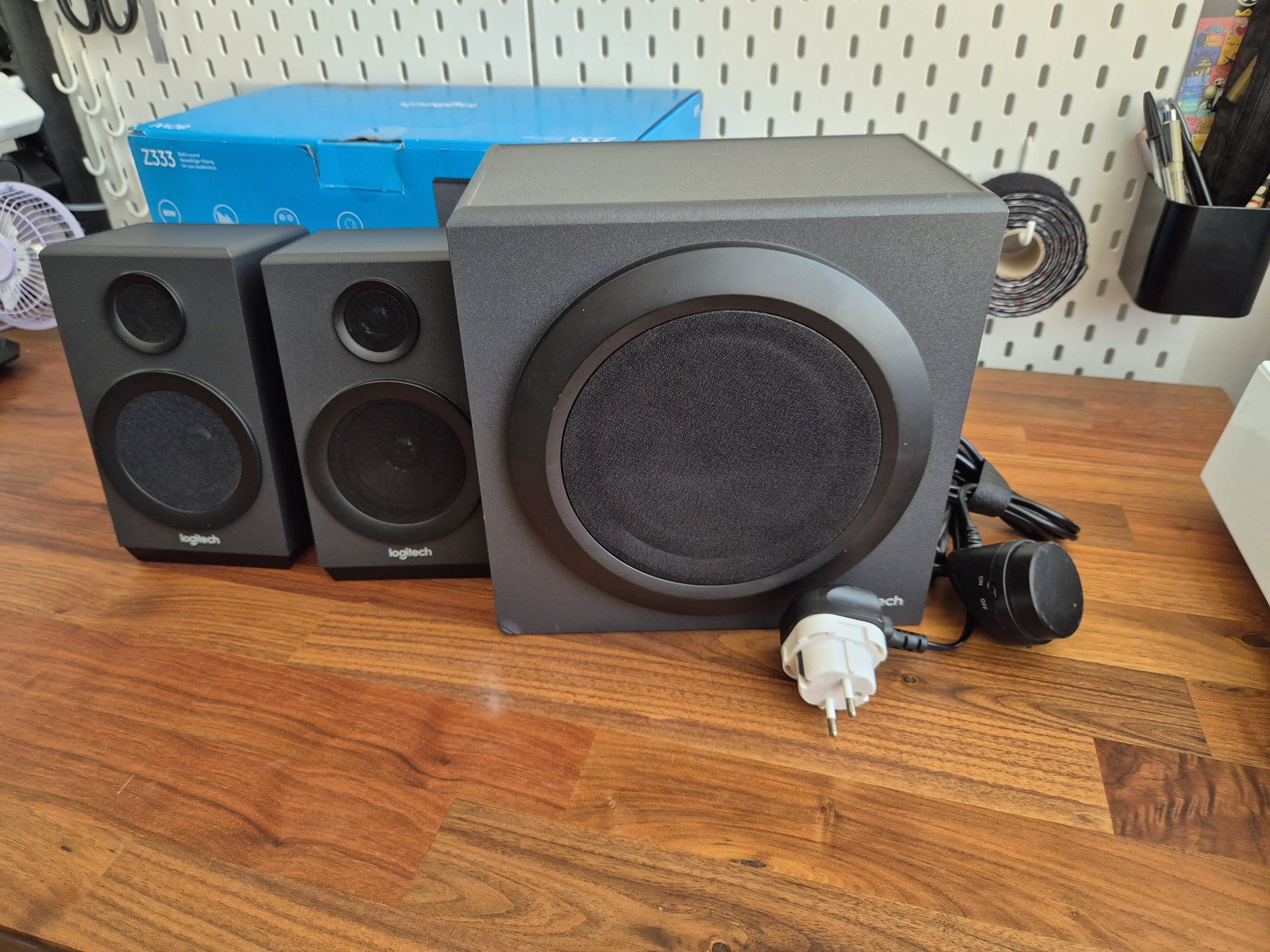 Logitech Z333 Colunas