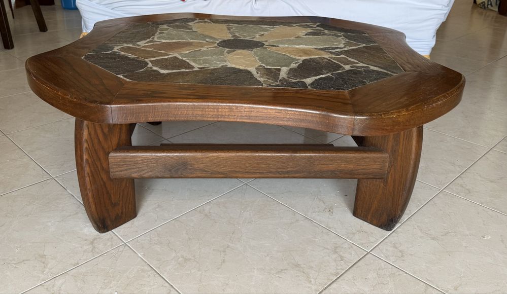 Mesa de Centro em pedra e madeira