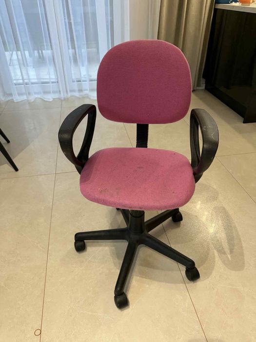 Oddam za darmo krzeslo obrotowe dla dziecka