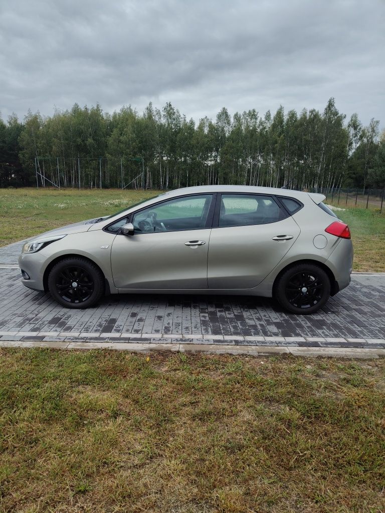 Kia cee'd 1.4 bezyna 2013 r 84 tys km..