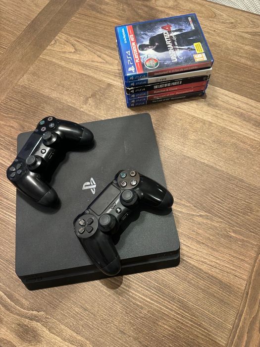 Ps4 - 6 jogos + 2 comandos 500gb