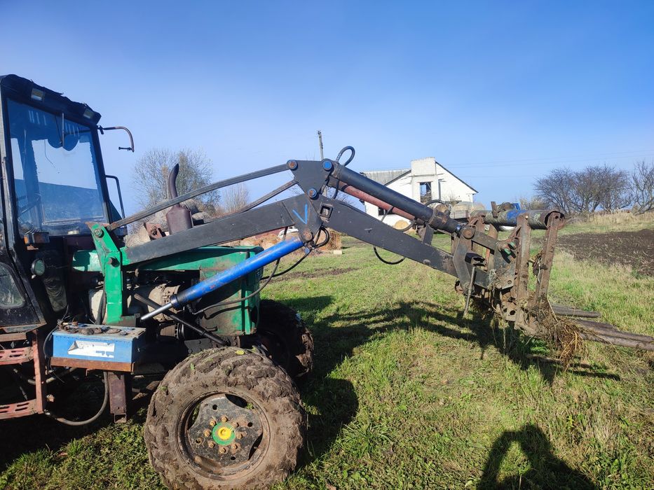 Фронтальний навантажувач на т-40