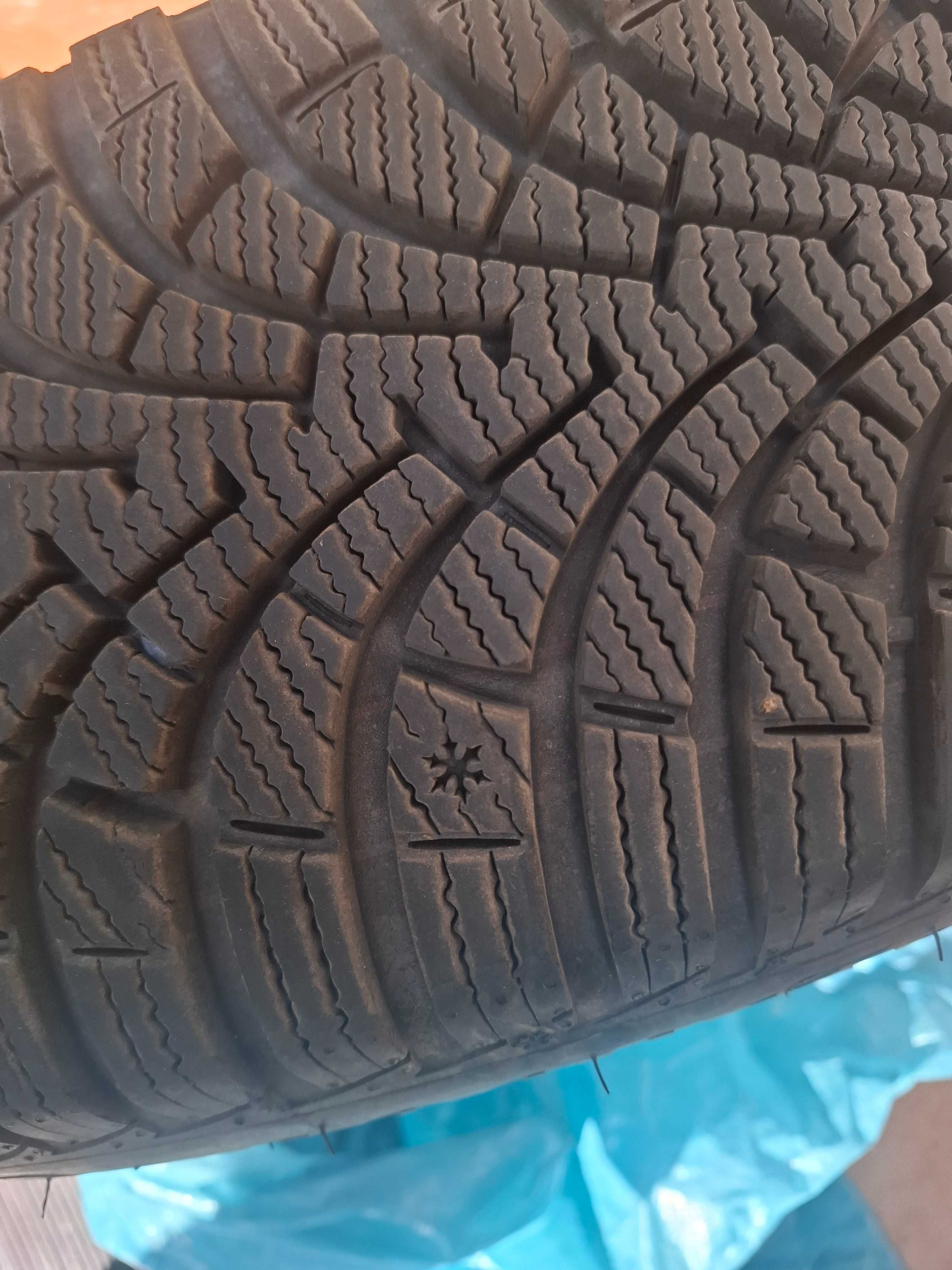 Opony zimowe Goodyear 205/55R16 91T
