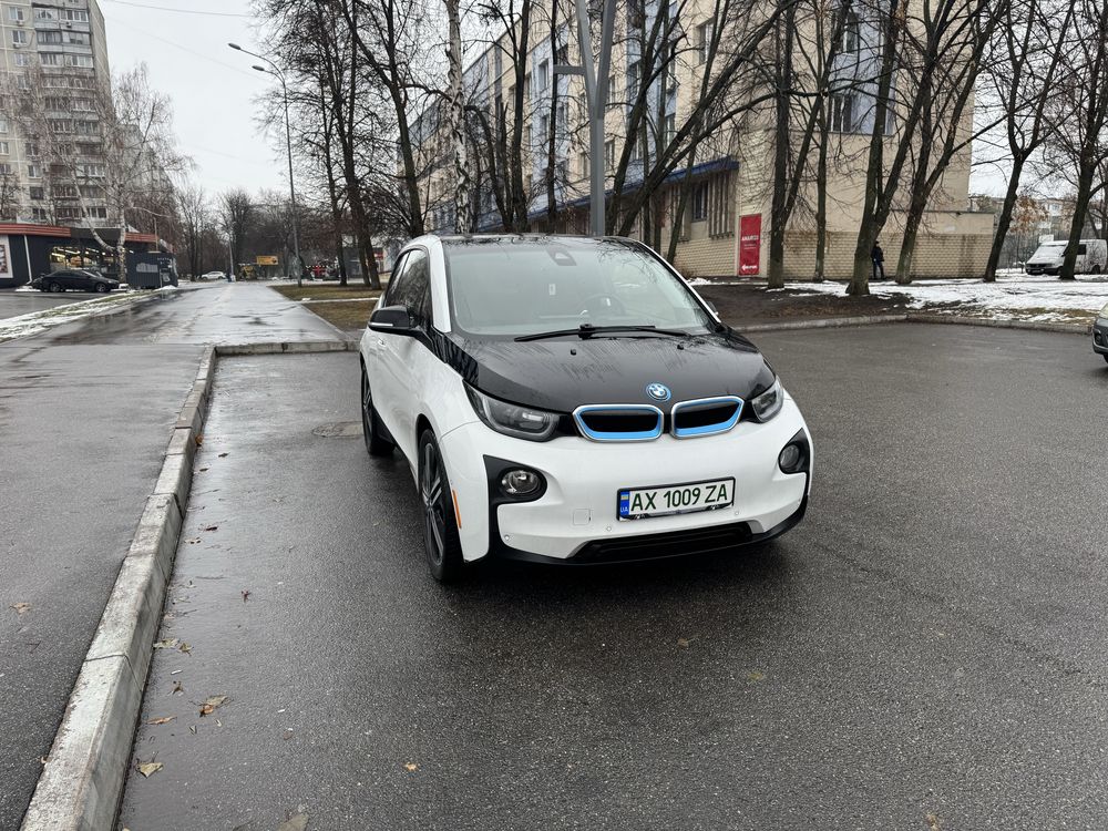 BMW I3 2015, отличное состояние, быстрая зарядка, комплектация