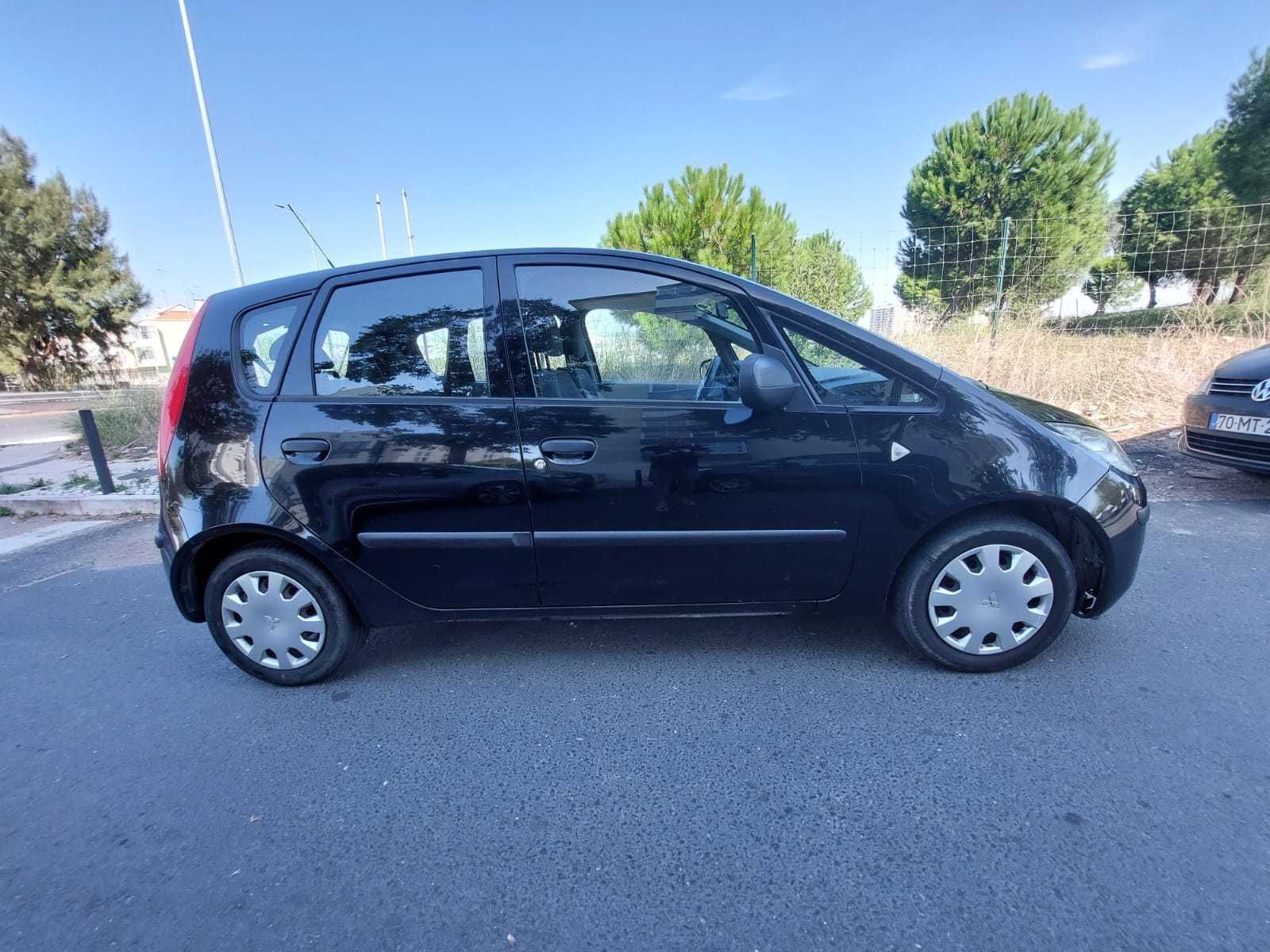 Carro Citadino Mitsubishi Colt