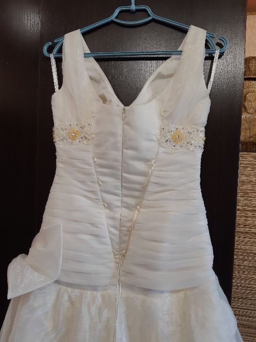 Свадебное платье цвет айвори раз. 42/44 rus Alice-fashion