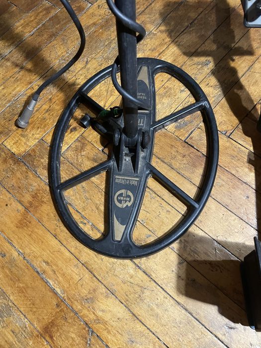 Металоискатель Tesoro