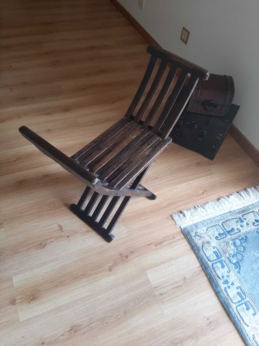 Assento / Cadeira estilo romano em madeira