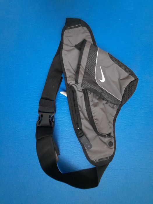 Бананка сумка Nike на пояс