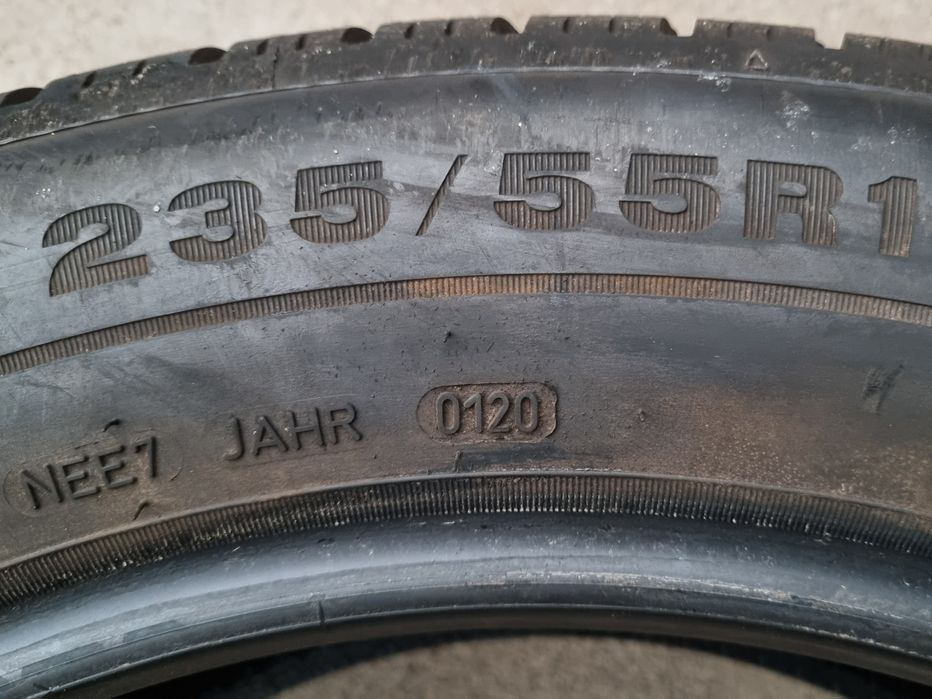 Opona używana 1szt. 235/55/19 Dunlop Winter Sport 5 SUV / 8mm