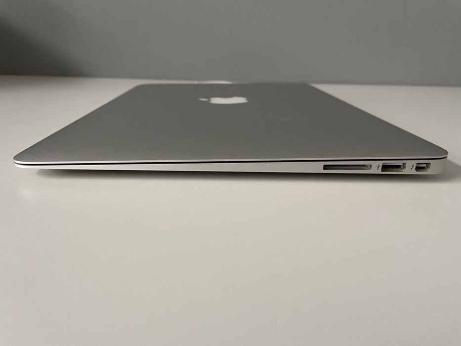 MacBook Air 13 2015 Intel Core i5 8GB RAM 128GB SSD Silver