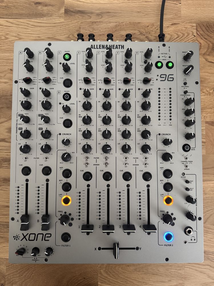 ALLEN & HEATH XONE:96 | mesa de mistura DJ