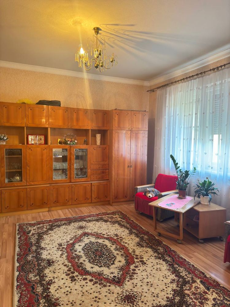 Продається 2-х поверховий будинок