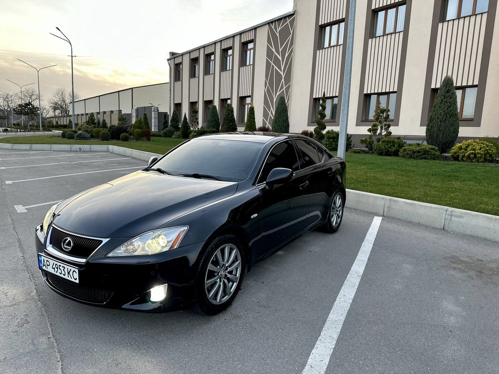 Lexus is 2008.