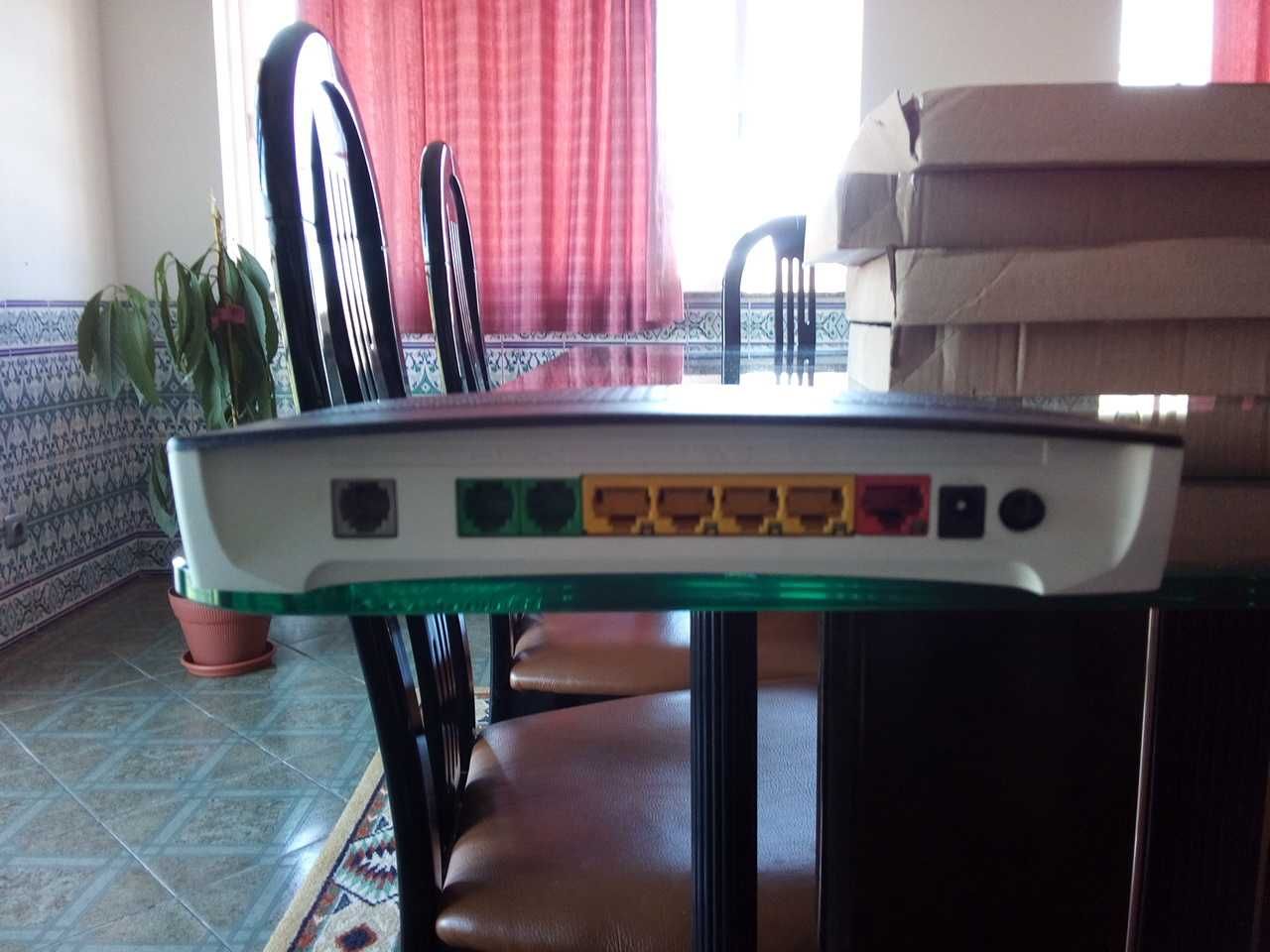 Router Technicolor TG784n V3, como NOVO!