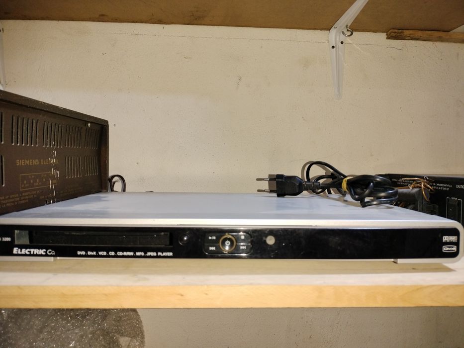 DVD marca ELECTRIC em bom estado de conservação