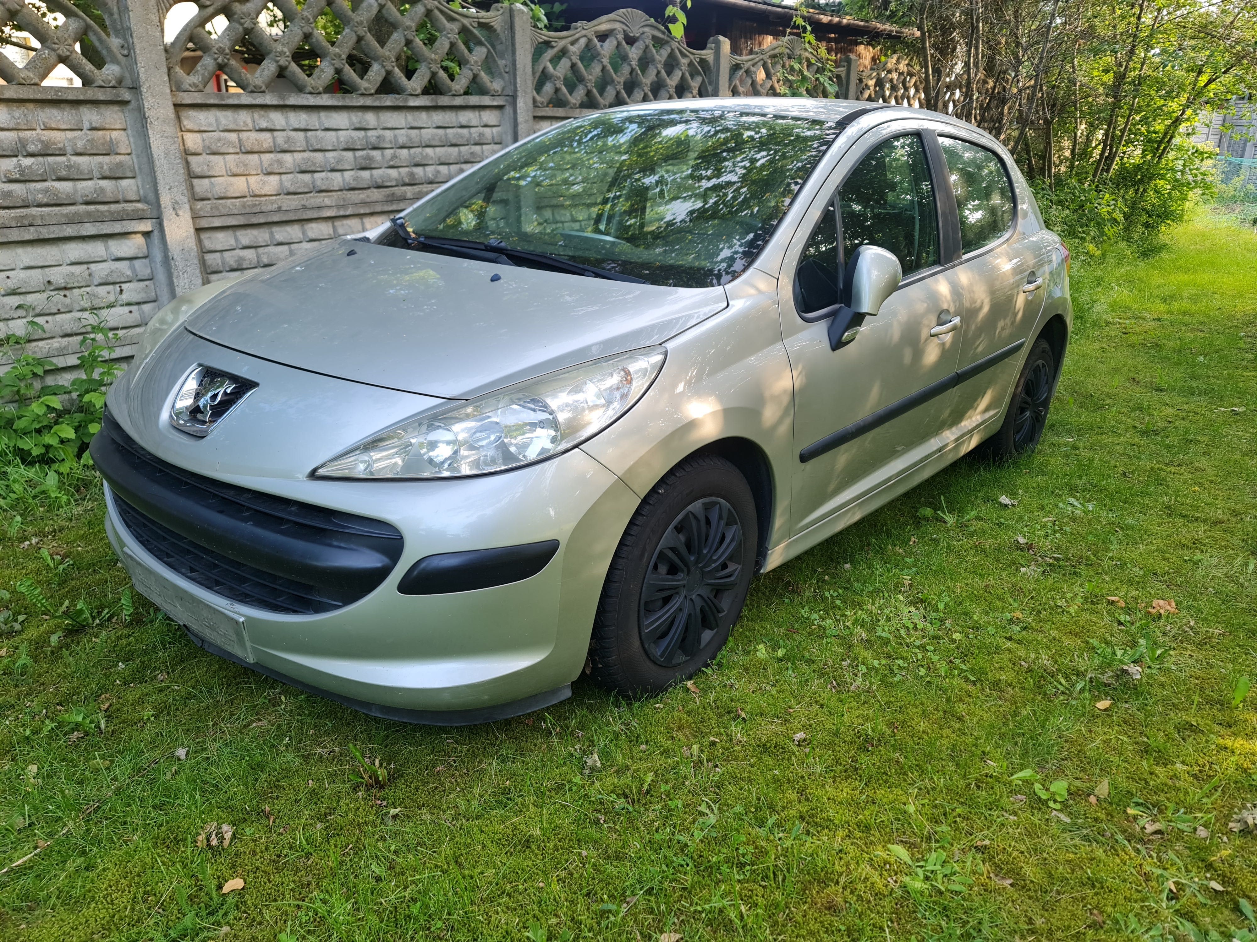 Peugeot 207 pojemność  1.4, rok produkcji 2008- uszkodzony silnik