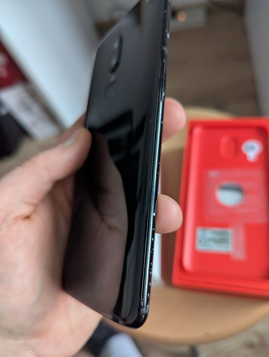 OnePlus 6 8GB/128GB – uszkodzony, na części – idealny ekran