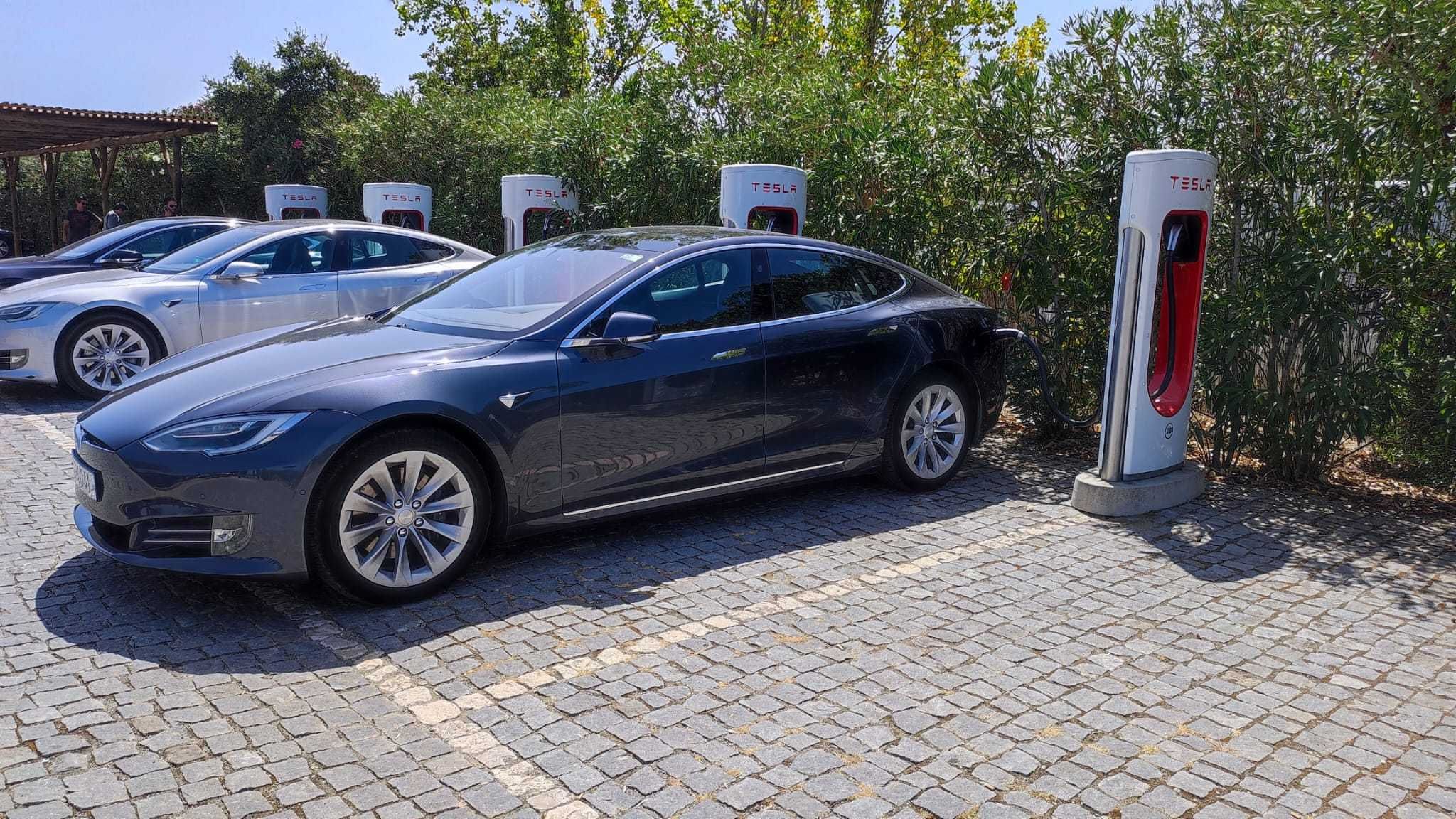 Tesla Model S 90D