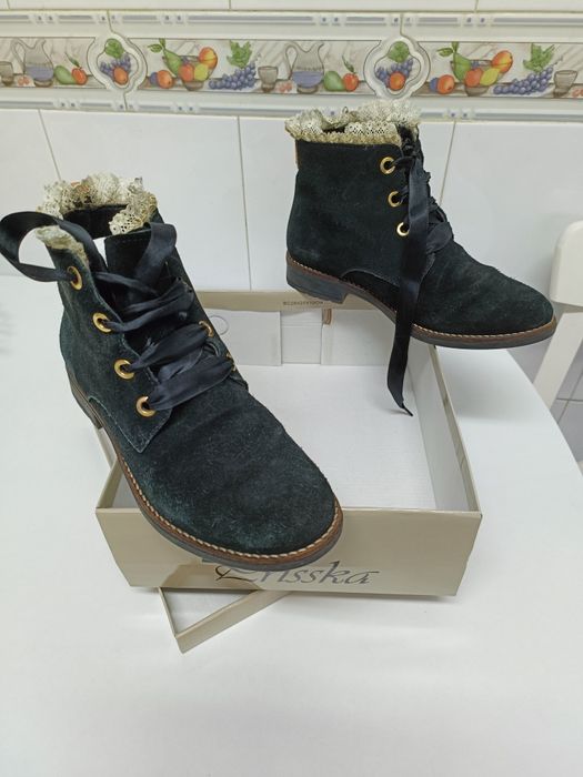 Botas de senhora número 38.