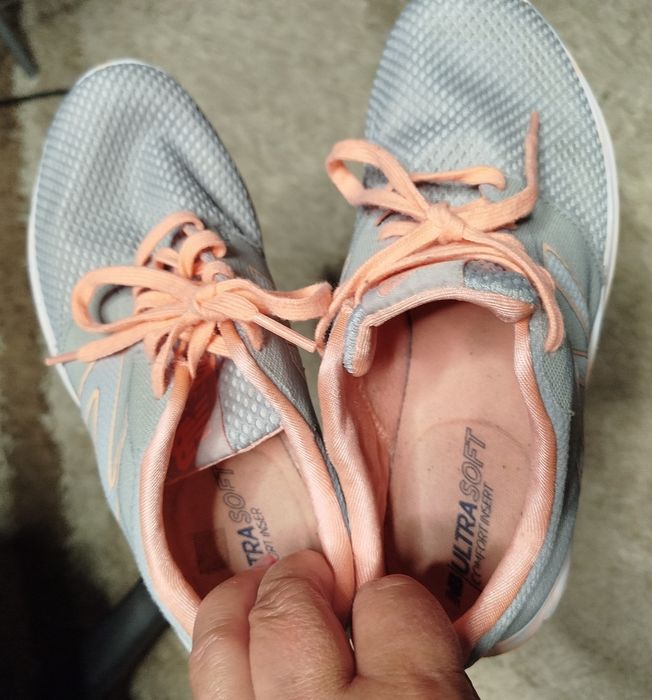 Buty sportowe damskie New Balance rozmiar 38 stan bardzo dobry