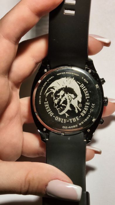Продам оригінальний годинник Diesel DZ-4493 (ПОКУПАЛИСЬ за 10000грн)