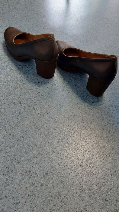 Sapatos salto confortável