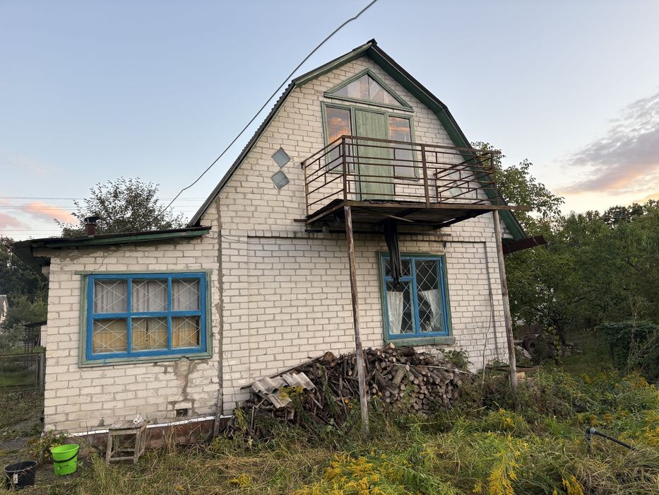 Дачний будинок в затишному місці