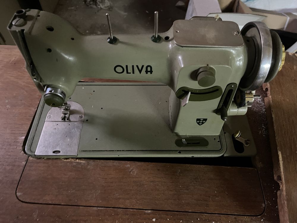 Maquina costura Oliva