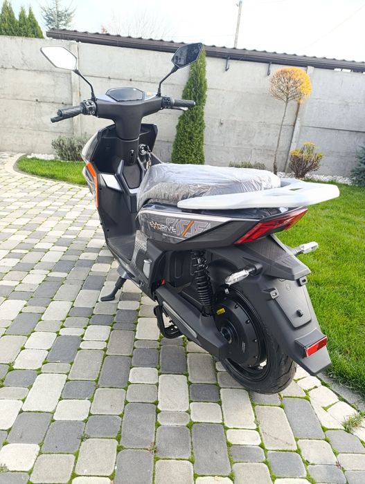 Електроскутер драйвер 2,5 кВт батареї графен 38 а 2025 рік