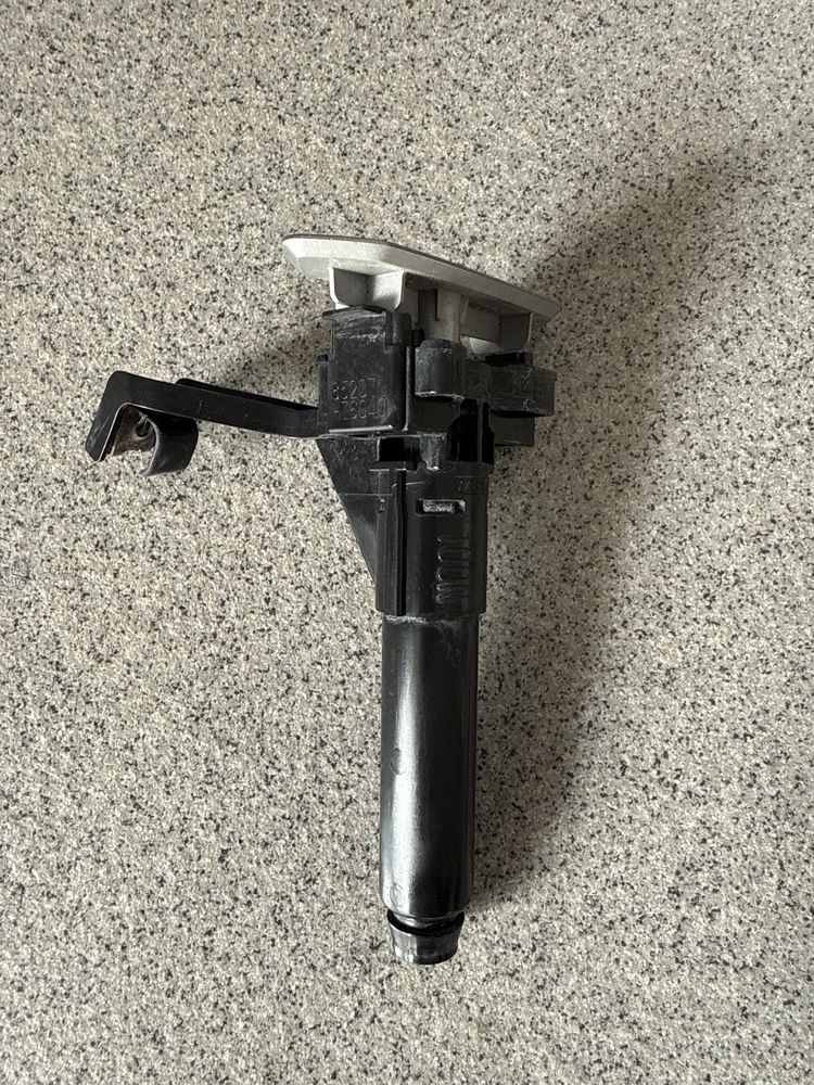 Prawy spryskiwacz leflektora Lexus UX 250 300