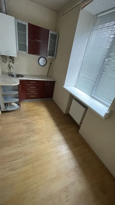 Продам 5 кімнатну квартиру в Центпі міста