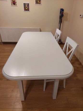 Stół biały rozkladany