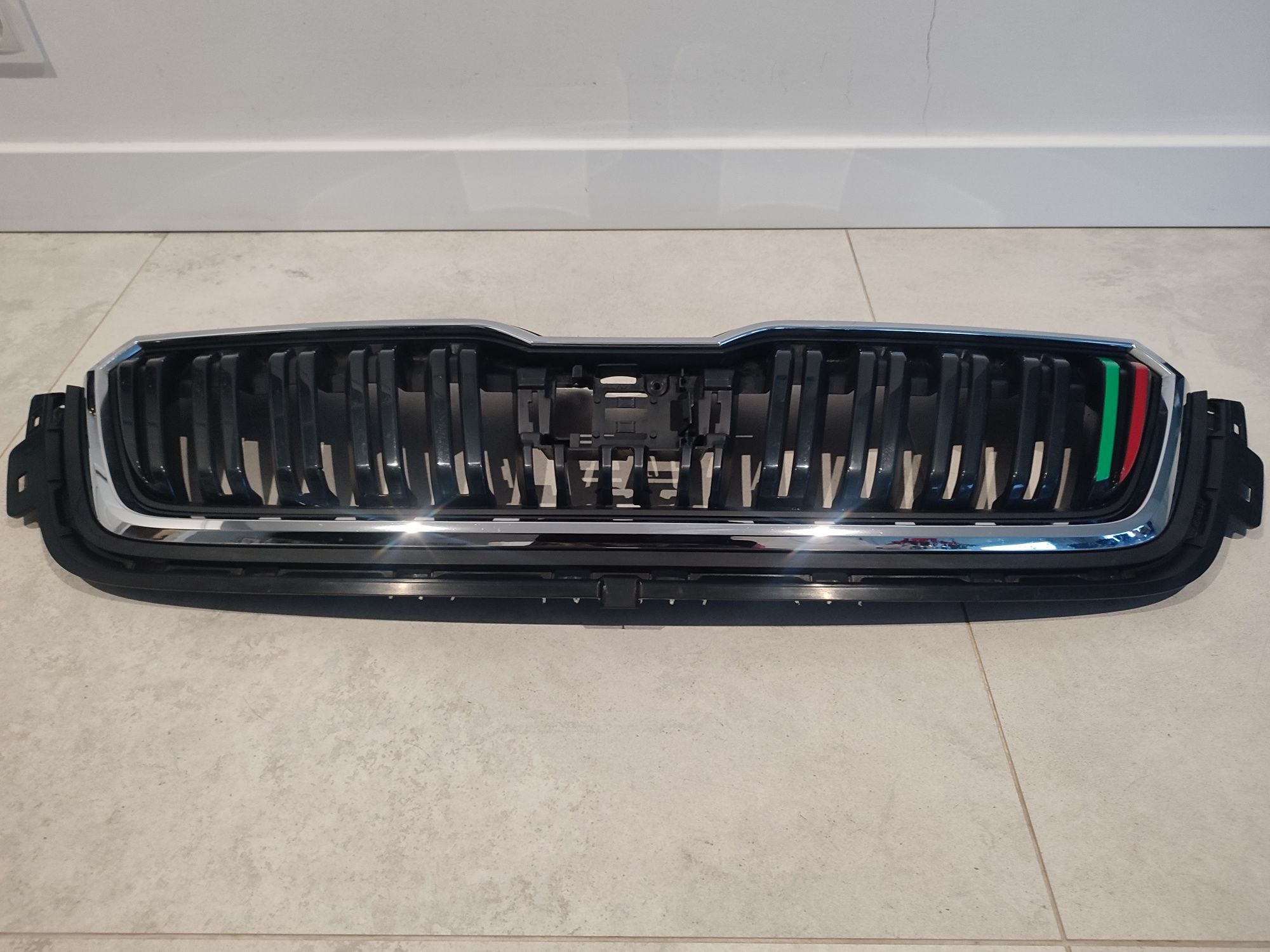 Grill Atrapa Skoda KAMIQ 658 19r+ Oryginał