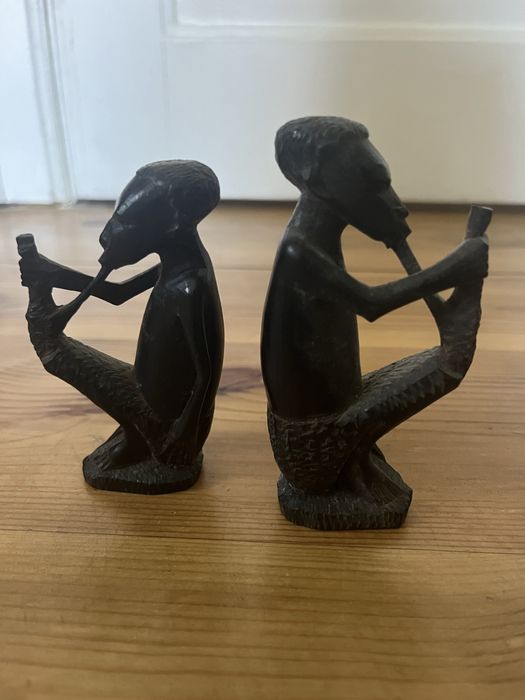 Figurki z hebanu z Afryki