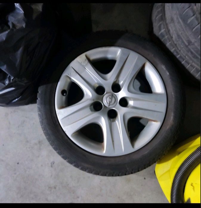 Продам металічні структурні диски з зимовою резиною  R17