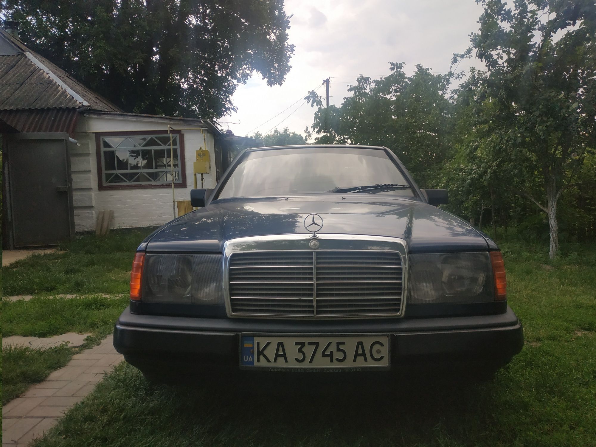 Mercedes 200E ( Карбюратор )