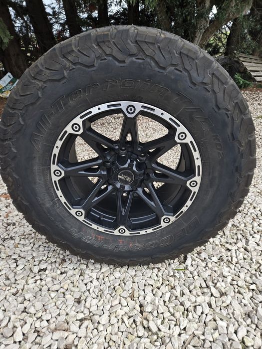 4 Jantes Ford off road 285/70/17 pneus BF