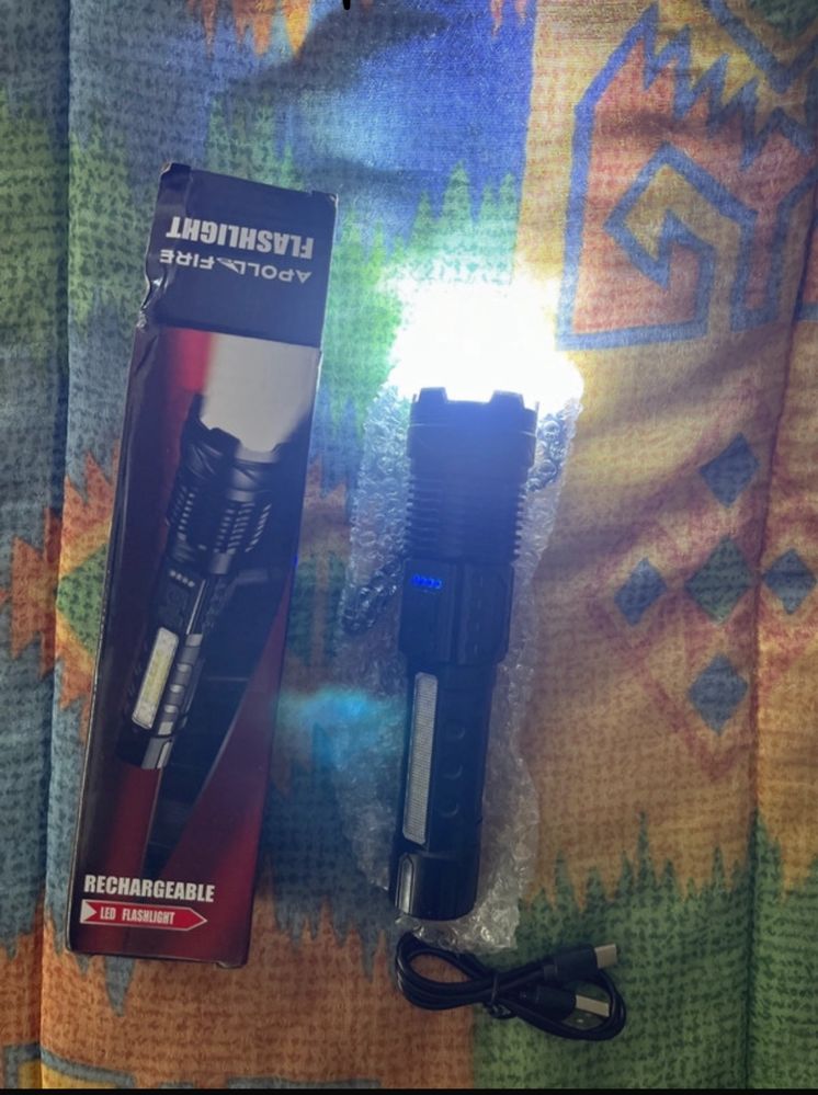 Lanterna LED nova