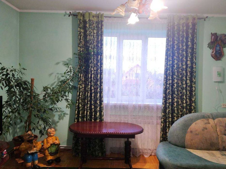 Продаж 2 пов будинку з 2 гаражеми і ділянкою на 12 соток, 236.5 кв.