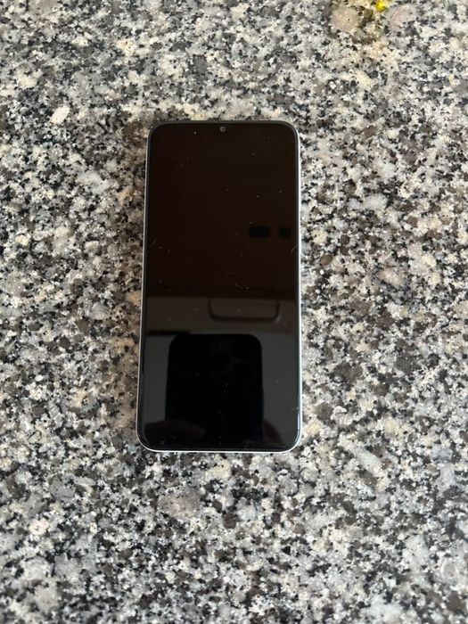 Samsung A20e em bom estado