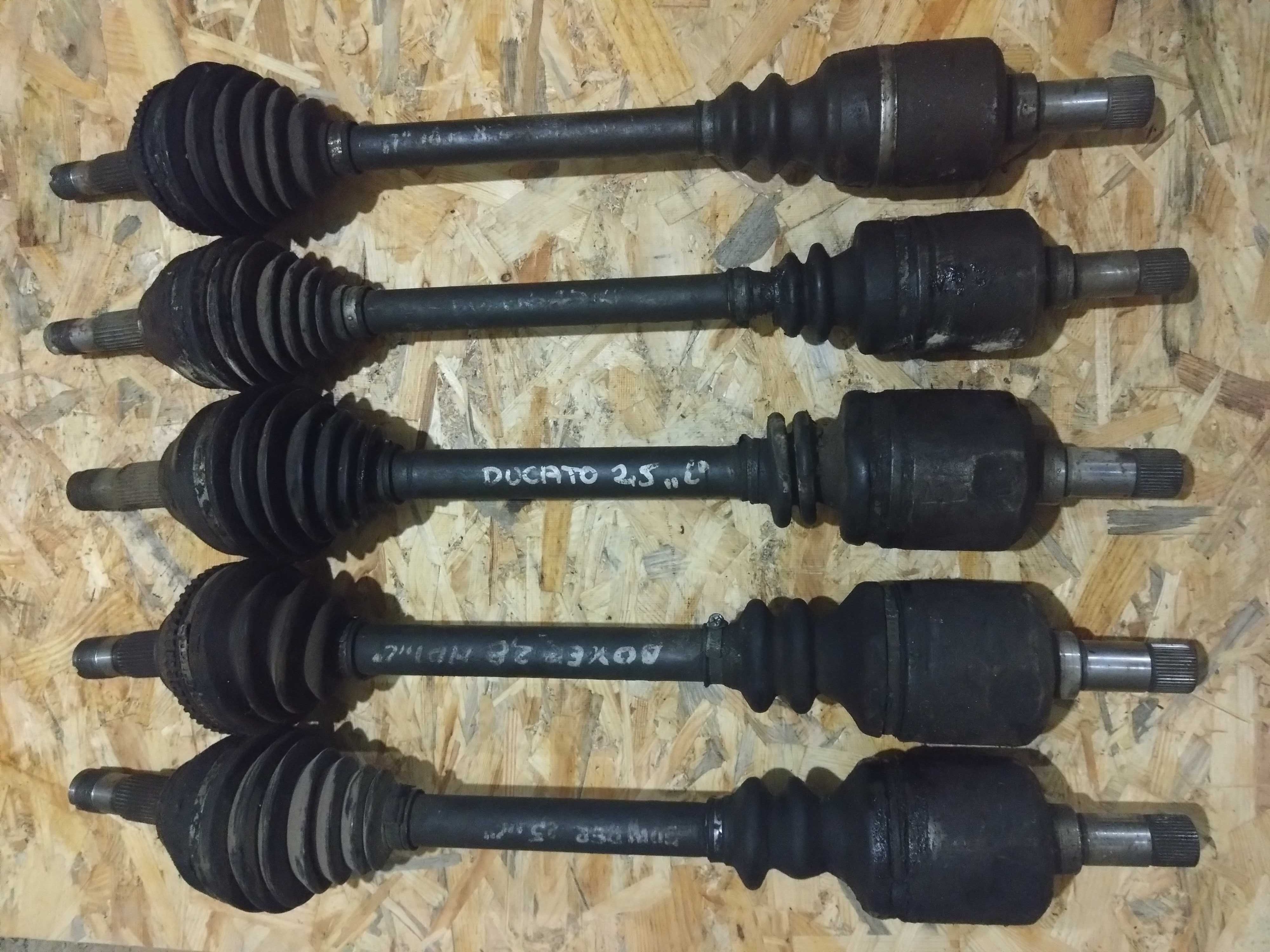 Полуось привід піввісь передня ліва Boxer Ducato Jumper 2.5 2.8 R16
