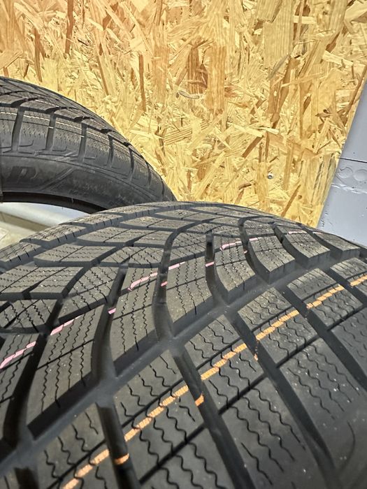 шини нові GoodYear UltraGrip perfomance + 275/40 R22