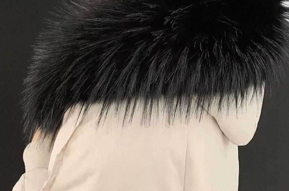 Ekskluzywne  czarne obszycie futrzane